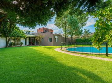 Casa de 4 ambientes, Morón · Casa con Pileta y Gran Parque Apta Credito
