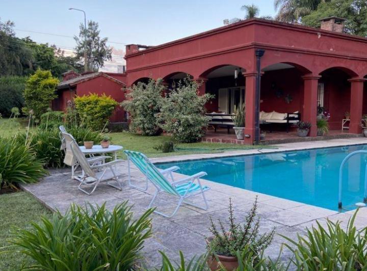 Casa · 330m² · 5 Ambientes