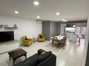 Casa de 4 ambientes, Mar de Ajó · Casa a La Venta con Pileta Mar de Ajó