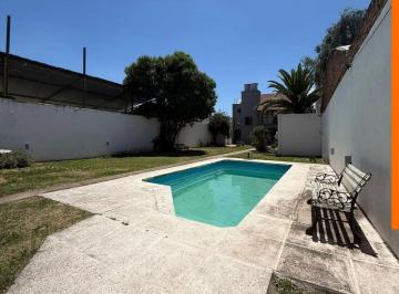 Casa · 190m² · 7 Ambientes · Casa en Venta 3 Domitorios Alto Alberdi