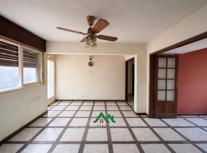 Casa · 190m² · 5 Ambientes · 4 Cocheras