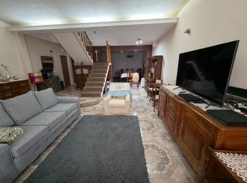 Casa · 274m² · 7 Ambientes · 2 Cocheras · Exelente Chalet en Florida