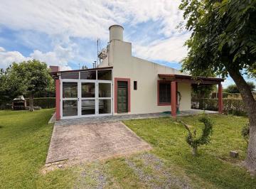 Casa · 109m² · 5 Ambientes · 2 Cocheras · Casa en Ensenada