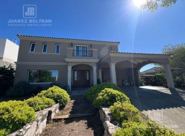Casa · 330m² · 10 Ambientes · 2 Cocheras · Venta - Casa de 3 Dorm. - Estancia Q2 Mendiolaza