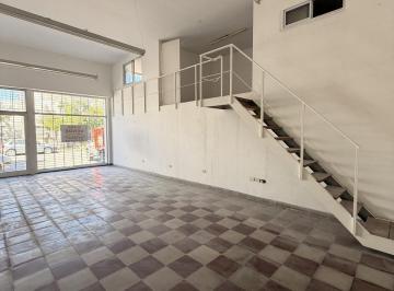 Local comercial · 330m² · 3 Ambientes · 1 Cochera · Local en San Juan