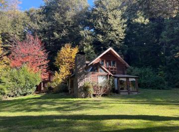 Casa · 2000m² · 4 Ambientes · 2 Cocheras · Complejo de Cabañas en San Carlos de Bariloche
