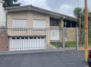 Casa de 4 ambientes, Quilmes · Venta - Chalet Quilmes Este