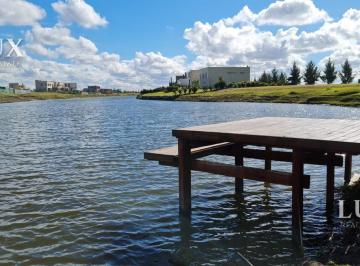 Casa · 180m² · 5 Ambientes · 3 Cocheras · Casa en Venta Al Rio