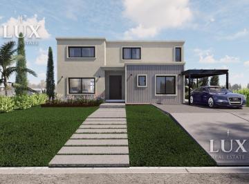 Casa · 180m² · 4 Cocheras · Casa en Venta