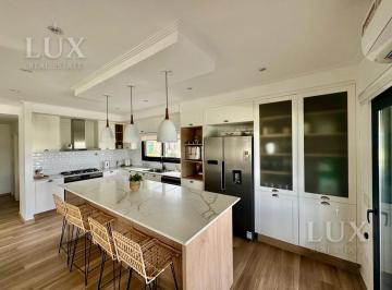 Casa · 300m² · 6 Ambientes · 4 Cocheras · Casa en Alquiler Temporario Costas Puertos del Lago