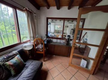 Casa · 250m² · 10 Ambientes · Casa en Venta en Vistalba - Luján de Cuyo