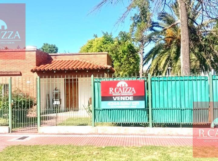 Casa · 120m² · 4 Ambientes · 2 Cocheras