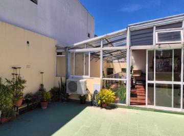 Casa de 6 ambientes, Boedo · Casa en Calle Arbolada a Una Cuadra de Asamblea. Apto Credito