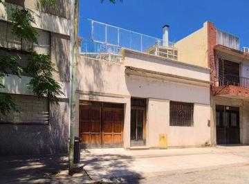 Casa de 6 ambientes, Boedo · Casa Tipo Chorizo a Dos Cuadras de Parque Chacabuco. Apto Crédito.