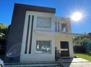 Casa · 230m² · 5 Ambientes · 1 Cochera · Casa en Venta en Club de Campo Estancia La Tradicion