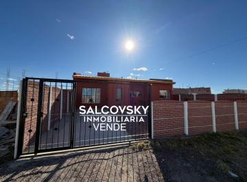 Casa · 123m² · 4 Ambientes · 1 Cochera · Casa en Venta 3 Dorm. Puerto Madryn Lista Para Mudarte y Disfrutar!