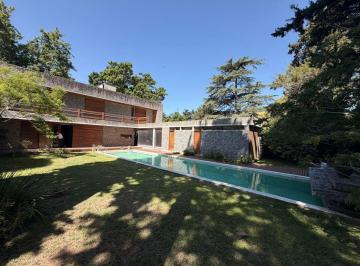 Casa · 750m² · 5 Ambientes · 3 Cocheras · Casa en Venta
