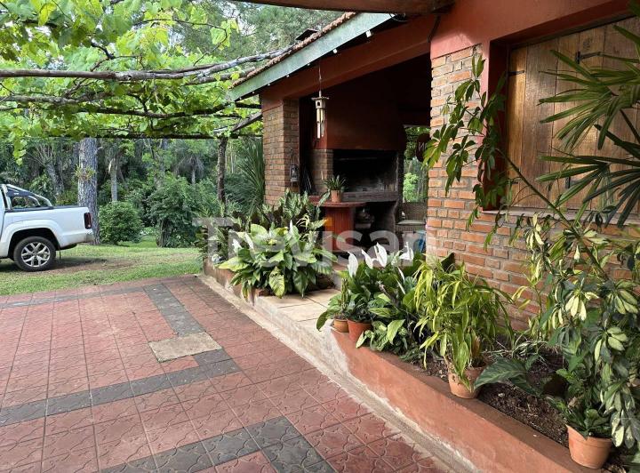 Casa · 30000m² · 3 Ambientes