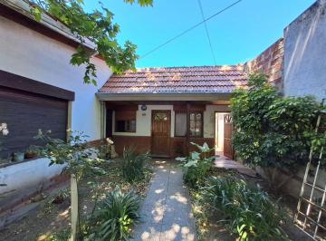 Casa · 123m² · 5 Ambientes · 1 Cochera · Viviendas en Block