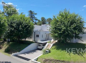 Casa · 322m² · 8 Ambientes · 5 Cocheras · Casa en Highland Park