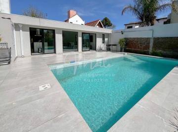Casa · 160m² · 4 Ambientes · 1 Cochera · Venta Casa 4 Ambientes Los Pinares Jardin Piscina Climatizada