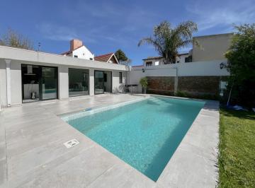 Casa · 160m² · 4 Ambientes · 1 Cochera · Venta Casa 4 Ambientes Los Pinares Jardin Piscina Climatizada