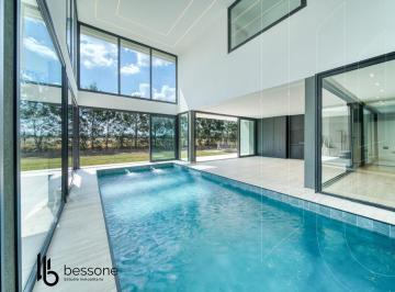 Casa · 309m² · 5 Ambientes · 4 Cocheras · Casa en Tierras del Mar
