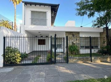 Casa · 130m² · 5 Ambientes · 2 Cocheras · Casa en Venta en San Miguel con Cochera