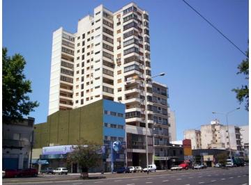 Departamento · 187m² · 4 Ambientes · 1 Cochera · Amplio Semipiso 4 Ambientes con Depcias. 187 m² Propios Cub.