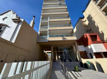 Departamento · 160m² · 4 Ambientes · 2 Cocheras · Piso 3d de 160 m² en Av Alem Al 100 | 2 Cocheras | Pileta