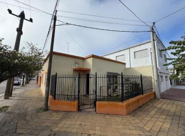 Casa · 99m² · 3 Dormitorios · 1 Cochera · Casa en Barrio Alberdi