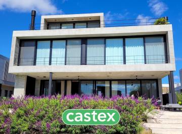 Casa · 545m² · 7 Ambientes · 2 Cocheras · Casa en en El Yacht