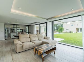 Casa · 200m² · 5 Ambientes · 3 Cocheras · Venta - Casa Tres Dorm. en Azahares del Parana - Fighera