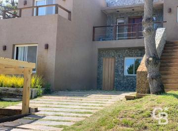 Casa · 178m² · 5 Ambientes · 2 Cocheras · Casa en Deportiva Costa Esmeralda