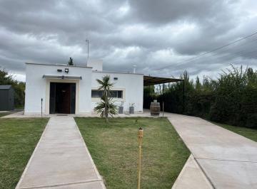 Casa de 5 ambientes, Lunlunta · Dinámica Casa Rústica y Campestre en El B° Privado Ranchos de La Merced, Lunlunta/maipú - Mza