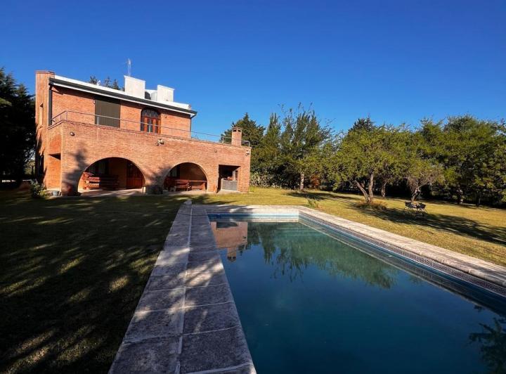 Casa · 210m² · 6 Ambientes