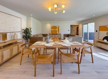 Casa · 207m² · 7 Ambientes · 1 Cochera · Casa en Miraflores (Funes Hills)