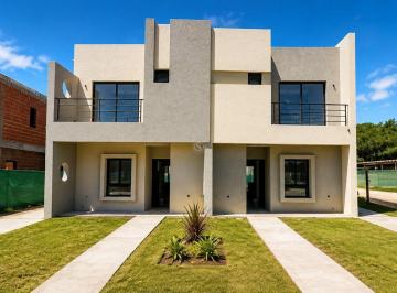 Casa · 118m² · 4 Ambientes · 2 Cocheras · Casa en Venta en Springpark Pilar, Pilar, G. B. a. Zona Norte
