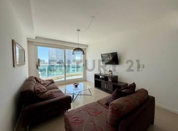 Departamento · 95m² · 4 Ambientes · 1 Cochera · Apartamento en Alquiler Temporal, en Casino Tower, Punta del Este