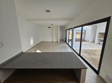 Casa · 115m² · 4 Ambientes · 1 Cochera · Duplex Quebrada de Manantiales. Amplio y Luminoso