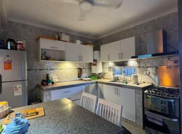 Casa 520m² Venta 29 de Abril · Amplia Casa con Doble Cochera y Pileta