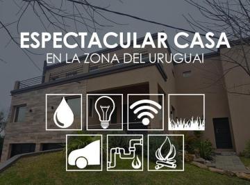 Casa · 440m² · 9 Ambientes · 3 Cocheras · Lujosa Casa en Colón