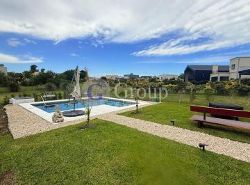 Casa de 5 ambientes, Pilar · Casa en Venta 5amb en Santa Elena, Pilar del Este