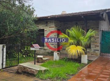 Terreno · 259m² · 3 Ambientes · Casa en Esteban de Luca Al 5669