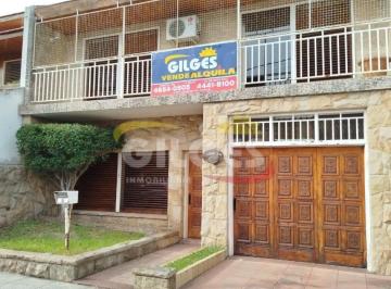 Casa · 144m² · 5 Ambientes · 1 Cochera · Venta de Casa 5 Amb. en Ramos Mejia Ideal Vivienda o Uso Comercial