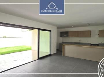 Casa · 80m² · 3 Ambientes · 2 Cocheras · Housing Cuesta Colorada - Dos Dorm. Premium