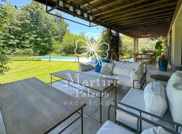 Casa · 2016m² · 6 Ambientes · 2 Cocheras · Casa Moderna en Una Planta en Venta en Chacras de Murray, Pilar