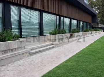 Local comercial · 140m² · 2 Ambientes · 2 Cocheras · Venta de Local a Estrenar en Complejo Comercial, Gonnet
