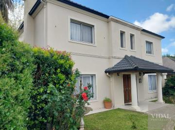 Casa · 800m² · 7 Ambientes · 1 Cochera · Casa en Venta en Campo Grande