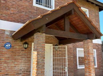 Casa · 136m² · 6 Ambientes · 2 Cocheras · Chalet 6 Ambientes 537 m², Barrio Sol Azteca, La Reja Moreno Financia